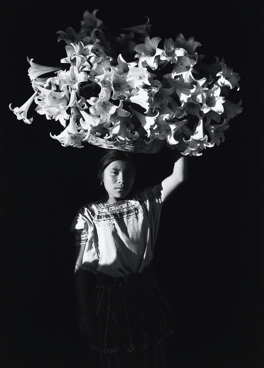 Flor Garduno. Basket of Light 1989 