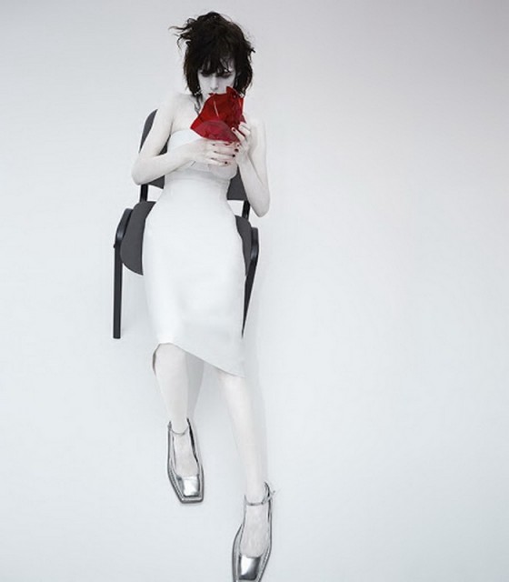 Photo by Viviane Sassen