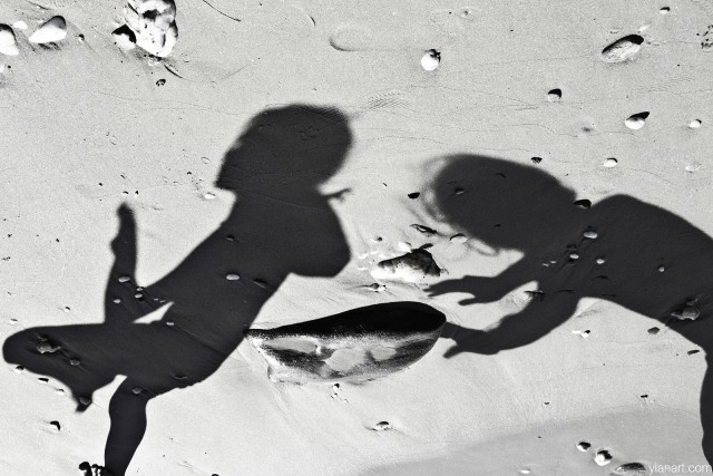 Yiannis Siemos. Авторський проект «Тіні». Острів Tinos 2011