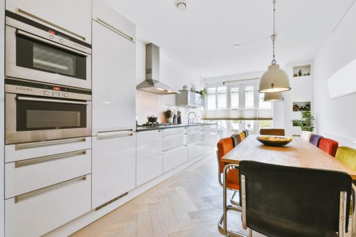 A,Magnificent,Large,Kitchen,Combined,With,A,Dining,Room,With