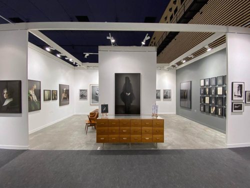 Стенд галереи Kahman на Paris Photo